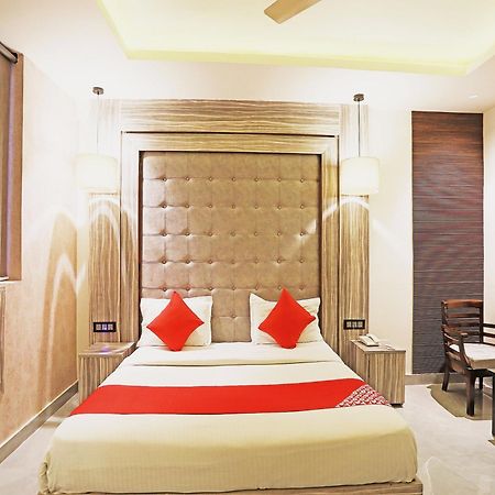 Fabhotel Ronald Inn Faridabad Exterior foto