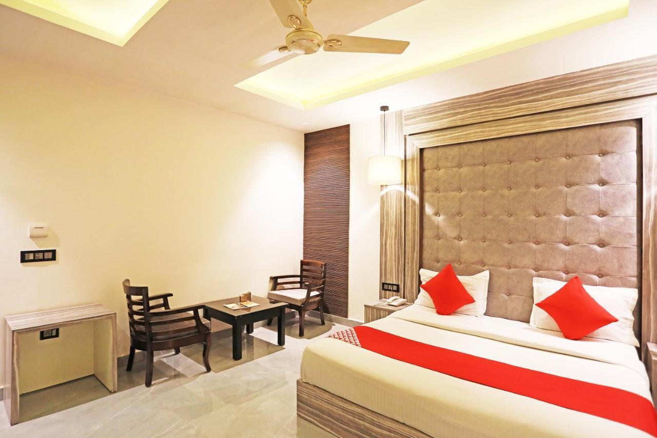 Fabhotel Ronald Inn Faridabad Exterior foto