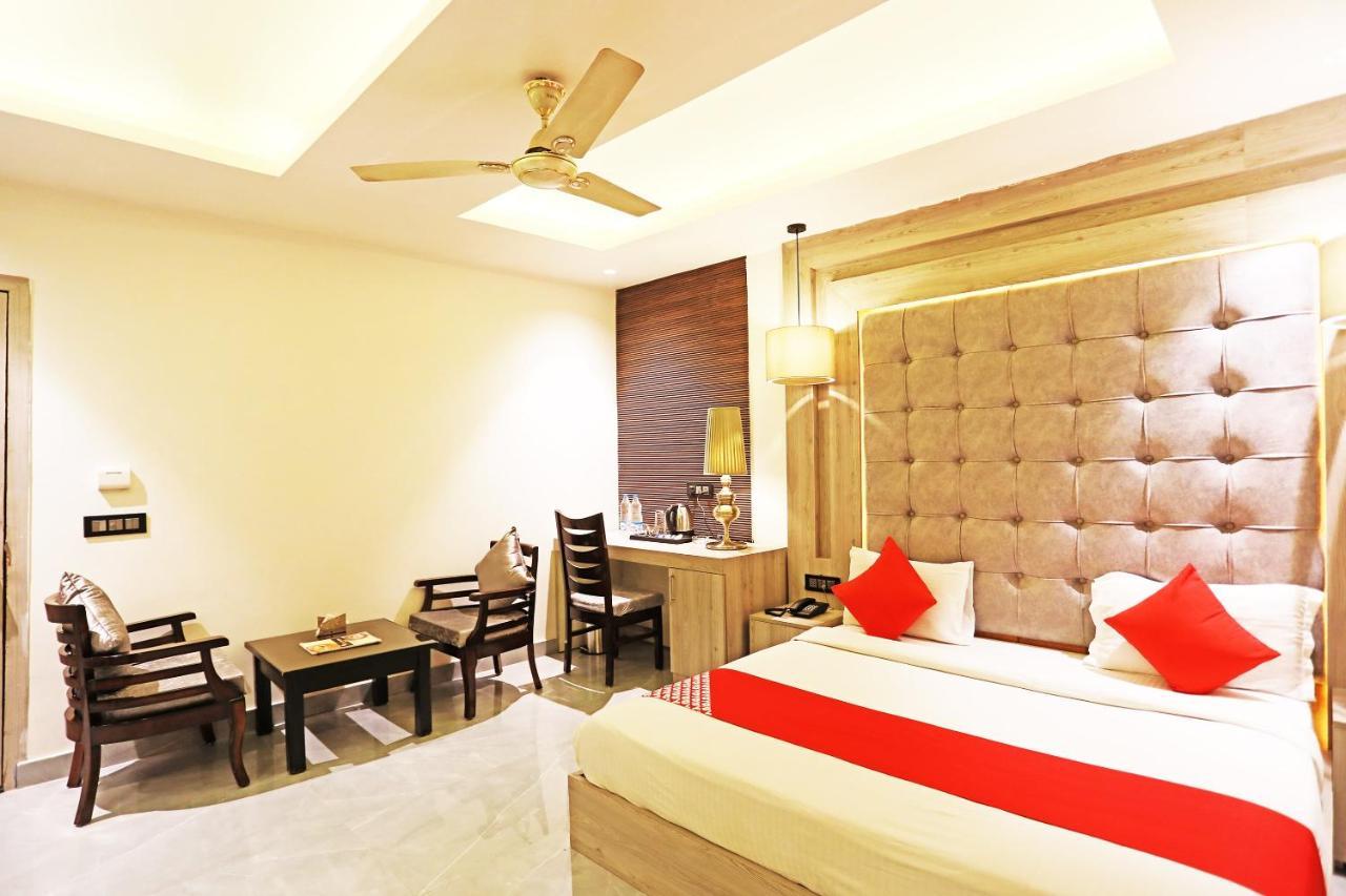 Fabhotel Ronald Inn Faridabad Exterior foto