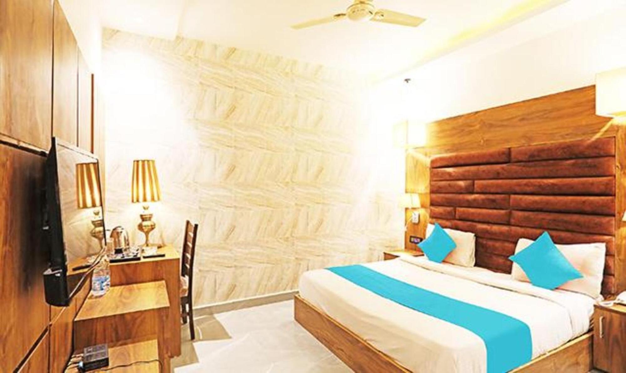 Fabhotel Ronald Inn Faridabad Exterior foto