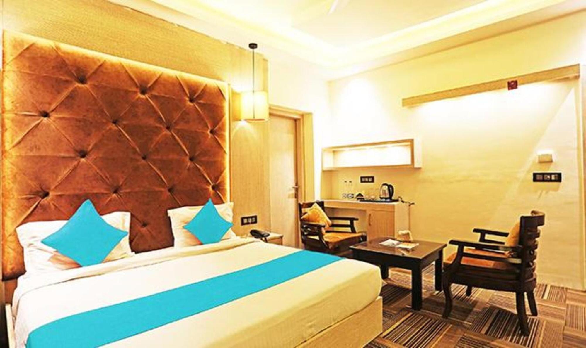 Fabhotel Ronald Inn Faridabad Exterior foto